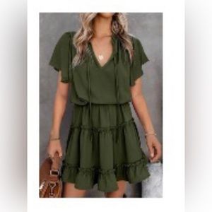 NWT women knee length dress . Size medium .